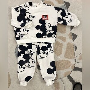Zara x Disney Kids Mickey Mouse sweat suit size 4